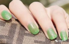 制做、零添加的能够“吃”的口红